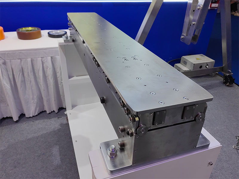 新能源电池托盘伸缩货叉叉取电芯托盘